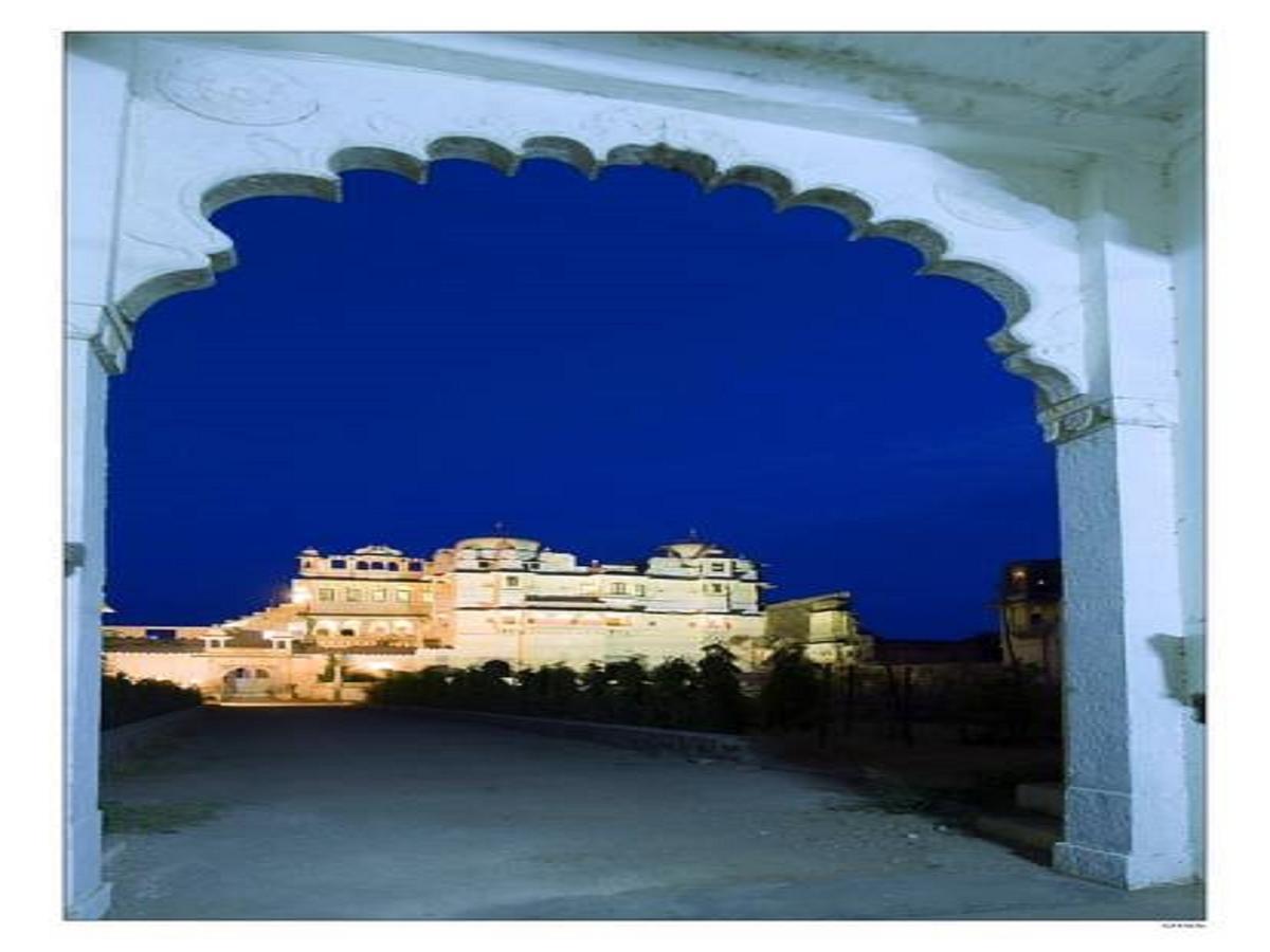 Fort Begu Hotel Begun Exterior photo